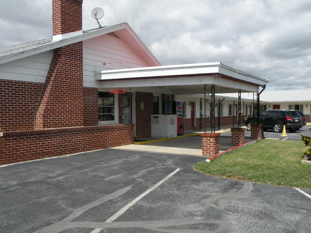 Scottish Inns Fayetteville Buitenkant foto
